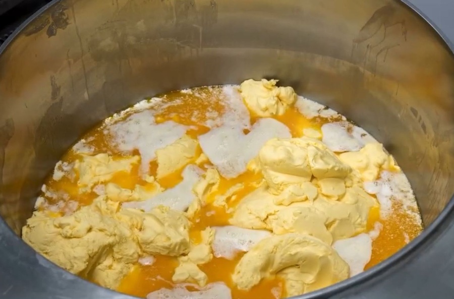 Melting butter for the commercial fryer 50L